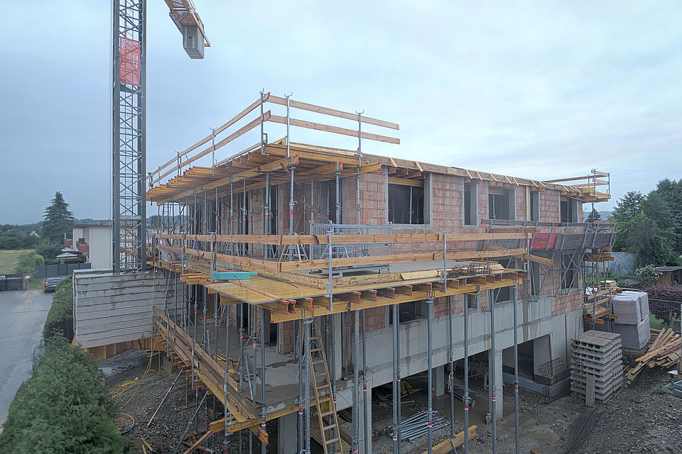 Livebild Baukamera 1 - Webcam 'Gesamtansicht von Osten' - Baustelle Neubau Wohnanlage Mitterstraße 122, 8055 Seiersberg-Pirka (ca. 5 Minuteninterval)
